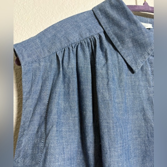 Levi's Women's Sleeveless Gracen Chambray Blue Button Up Cotton Blouse, Gathered - Picture 11 of 13